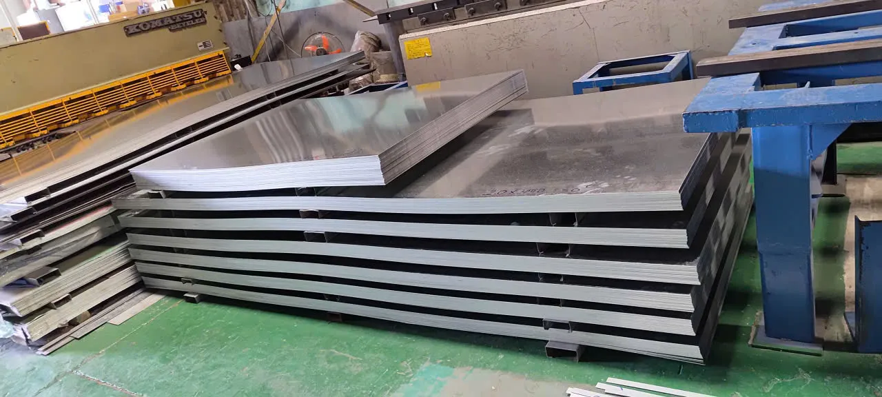 Tôn Kẽm Khổ 1500mm Là Gì? Ưu Điểm Khi Sử Dụng Tôn Khổ Lớn 1500 Trong Gia Công Và Xây Dựng